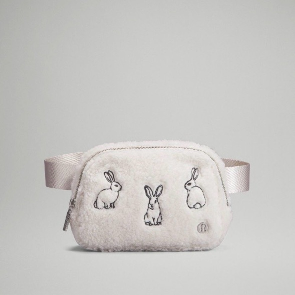 Lululemon Everywhere Belt Bag 1L Fleece White Year of the Rabbit